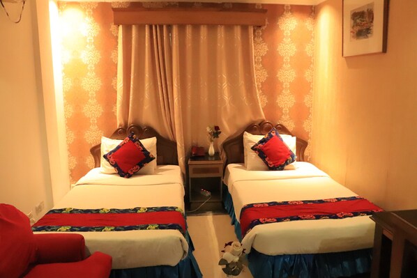 Habitación con 1 cama matrimonial o 2 individuales | Escritorio y wifi gratis