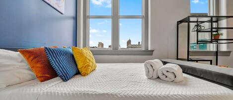 1 habitación, tabla de planchar con plancha, wifi y ropa de cama