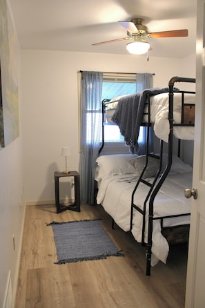 2 Schlafzimmer, Bügeleisen/Bügelbrett, kostenloses WLAN, Bettwäsche