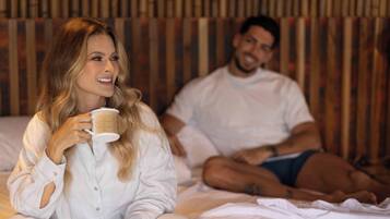 Cabane Panoramique, baignoire à jets, vue montagne | Minibar, coffres-forts dans les chambres, Wi-Fi gratuit, draps fournis