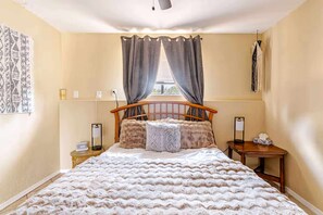 2 bedrooms, iron/ironing board, free WiFi, bed sheets