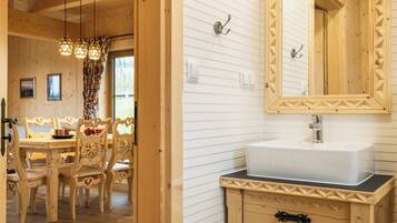 SĂšche-cheveux, serviettes fournies