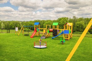 منطقة لعب الأطفال - خارجية