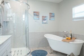 Hair dryer - Cozy Coastal Cottage - Whole House! Sleeps 10! (Dunedin)