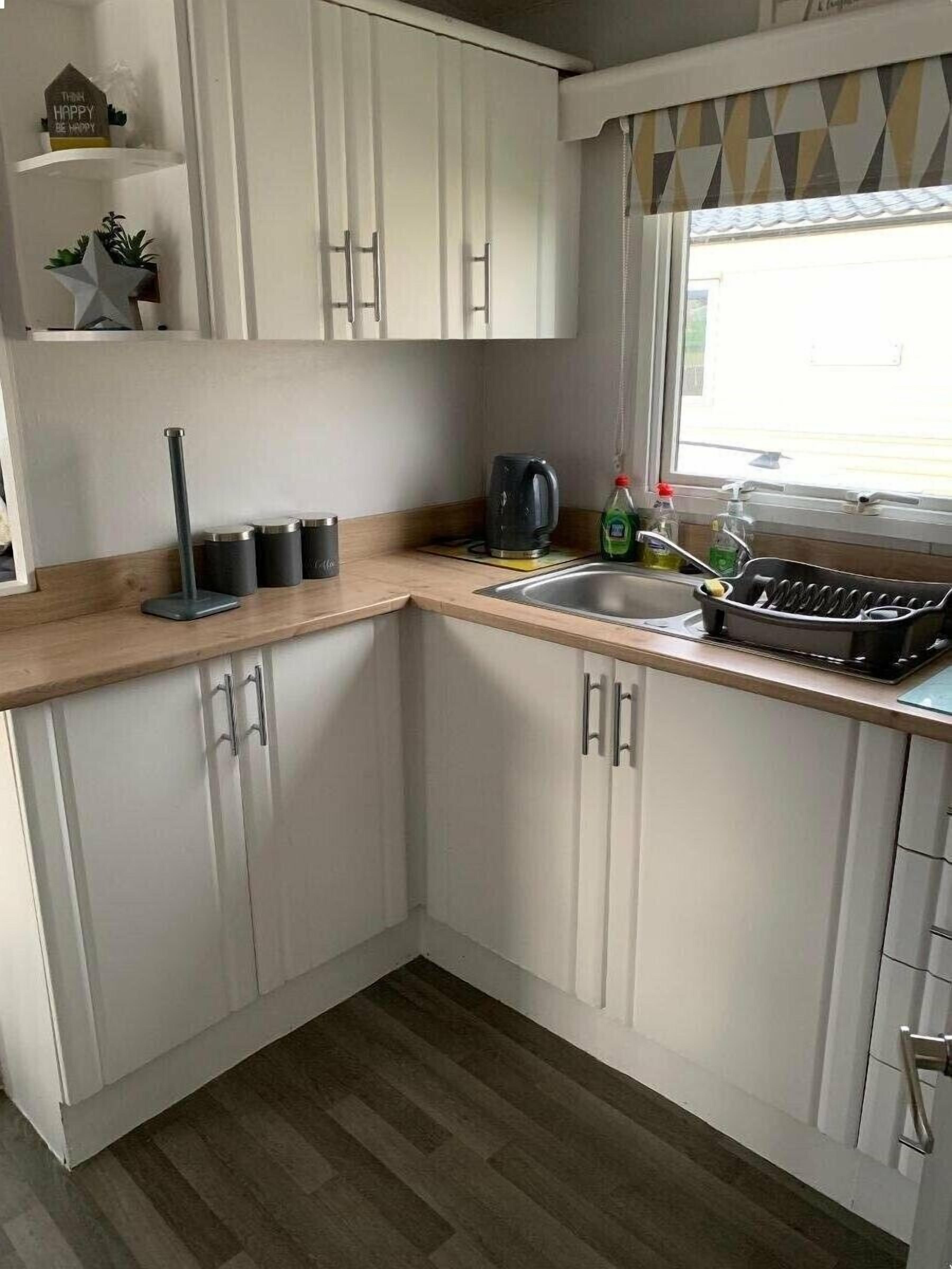 Batterie de cuisine, vaisselle et ustensiles