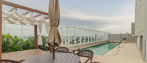 Apartment | Outdoor dining