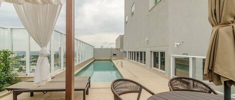 Leilighet – basic | Basseng | Utendørsbasseng