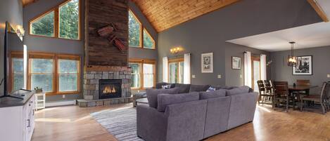 Télévision, cheminée