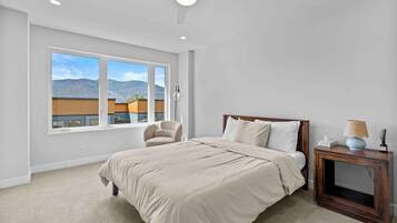 BĂŒgeleisen/BĂŒgelbrett, kostenloses WLAN, BettwĂ€sche