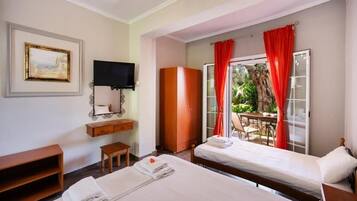 Quadruple Room, Courtyard View | Blackout curtains, iron/ironing board, free WiFi