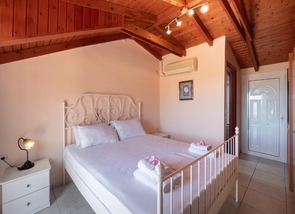 双人房, 庭院景观 | 遮光窗帘、熨斗/熨板、免费 WiFi