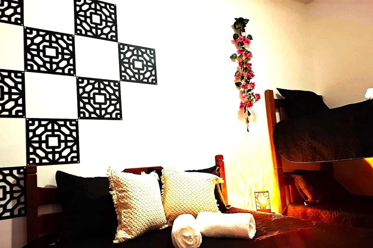 Family Room, Pets Allowed, Garden View | Free WiFi, bed sheets