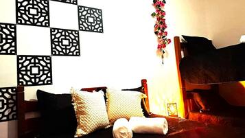 Family Room, Haiwan Kesayangan Dibenarkan, Garden View | Peralatan tempat tidur hipoalergenik, Wi-fi percuma, cadar katil