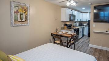 1 chambre, fer et planche Ă repasser, Wi-Fi, draps fournis