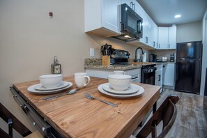 微波炉、烤箱、炉灶、洗碗机