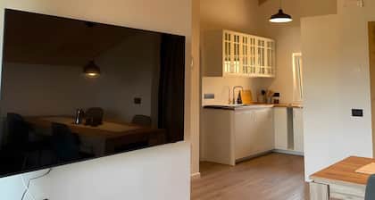 Appartement 'La Téza' avec vue sur la montagne, jardin privé et Wi-Fi