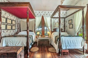 3 makuuhuonetta, silitysrauta/-lauta, ilmainen Wi-Fi, vuodevaatteet