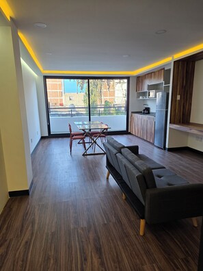 Comfort Apartment, 3 Bedrooms, Balcony | Living area - Mar Mediterraneo (Mexico City)