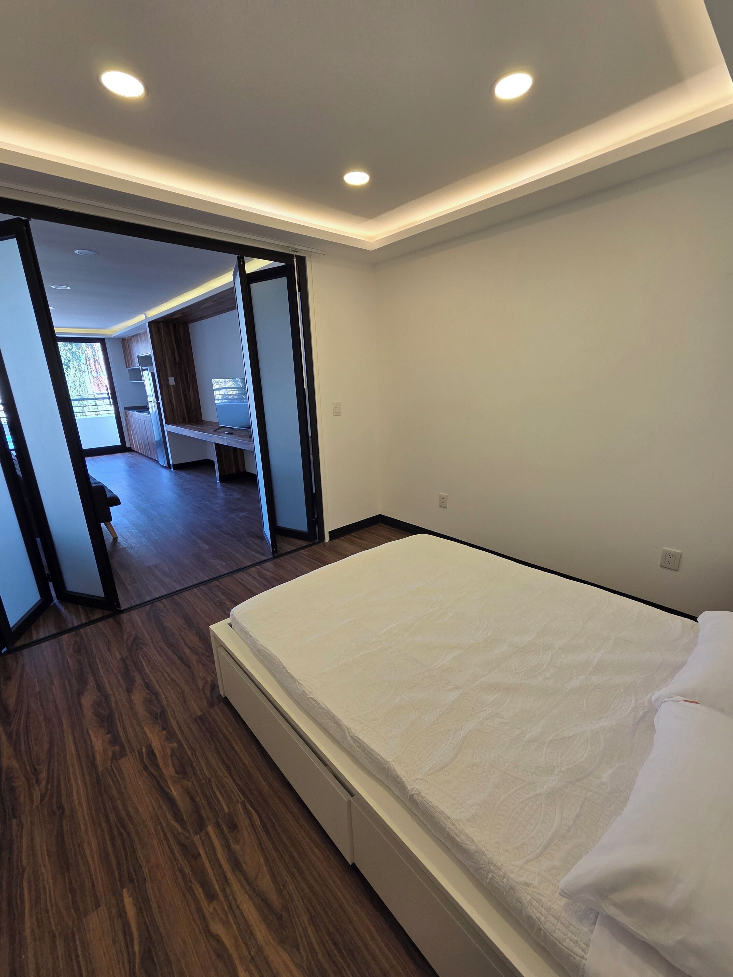 舒適公寓, 3 間臥室, 陽台 | 書桌、筆電工作空間、遮光布/窗簾、熨斗/熨衣板