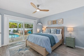4 bedrooms, desk, iron/ironing board, WiFi
