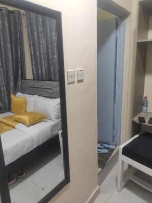 Free WiFi, bed sheets