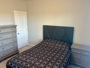 3 Schlafzimmer, Bügeleisen/Bügelbrett, WLAN, Bettwäsche