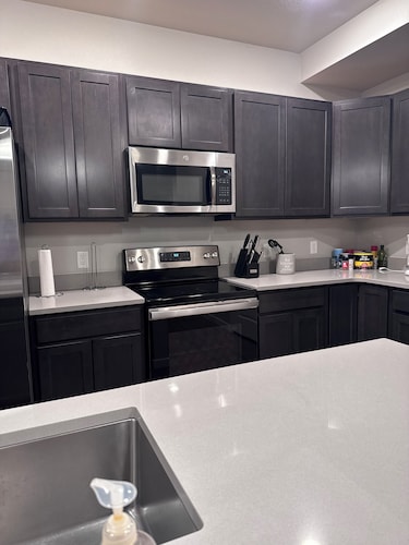 Charming 3-bedroom house with AC in Colorado Springs