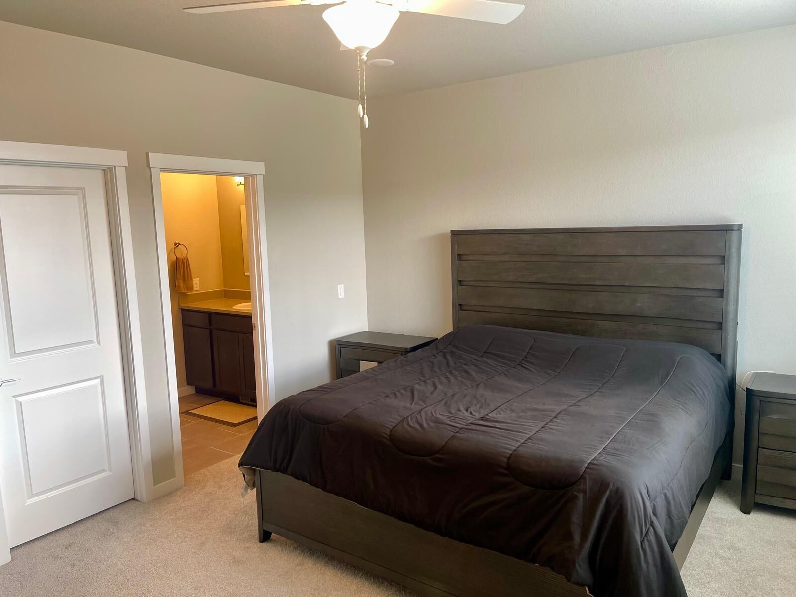 3 chambres, fer et planche à repasser, Wi-Fi, literie fournie