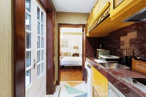 Interior - Modern West London Studio Near Hammersmith Tube (Greater London)