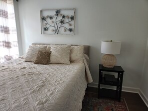 1 غرفة نوم ومكواة/لوح كي وخدمة الإنترنت وملاءات أسرّة