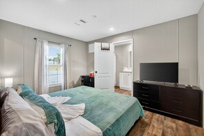 2 makuuhuonetta, työpöytä, silitysrauta/-lauta, Wi-Fi