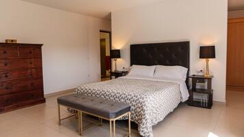 Huis, 2 slaapkamers, privézwembad | Een strijkplank/strijkijzer, gratis wifi