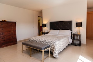 Huis, 2 slaapkamers, privézwembad | Een strijkplank/strijkijzer, gratis wifi