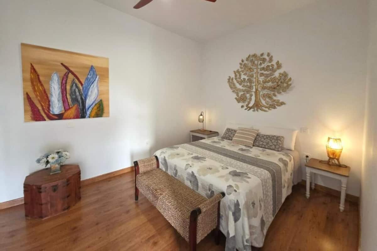 Quarto casal | Ferros/tábuas de passar roupa, Wi-Fi de cortesia