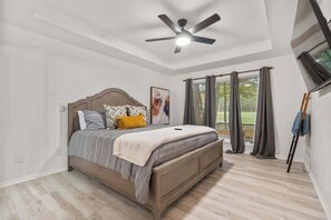 3 bedrooms, iron/ironing board, WiFi, bed sheets - Golf-Course Retreat on Coronado (Hot Springs)