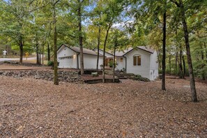 Exterior - Golf-Course Retreat on Coronado (Hot Springs)