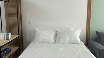 1 habitación, tabla de planchar con plancha, wifi y ropa de cama
