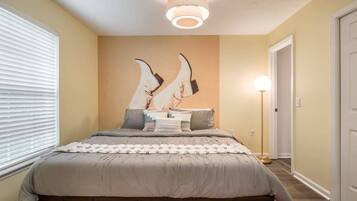 Silitysrauta/-lauta, ilmainen Wi-Fi, vuodevaatteet