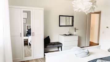 1 Schlafzimmer, BĂŒgeleisen/BĂŒgelbrett, WLAN, BettwĂ€sche