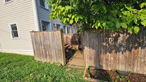 المنطقة المحيطة بالمنشأة