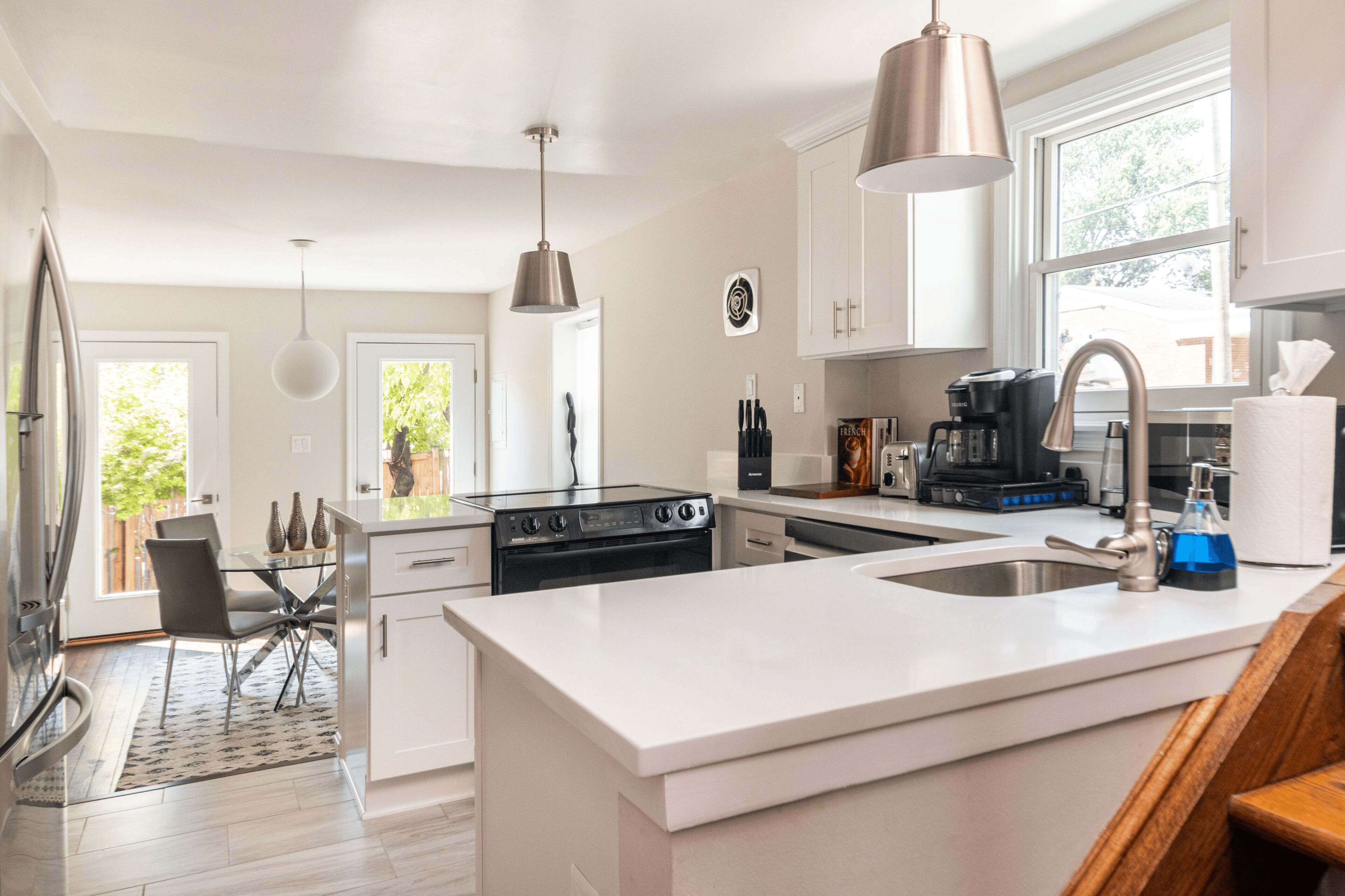 ثلاجة، ميكروويف، فرن، موقد طهي مسطح