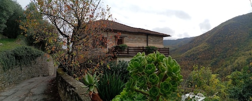 NaturAma, Casa Vacanza
Accogliente, confortevole e spaziosa con terrazza privata