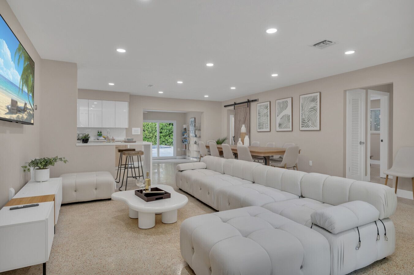 TV, peis, fotballspill og bøker