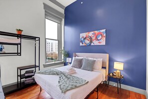 1 habitación, tabla de planchar con plancha, wifi y ropa de cama
