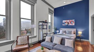 1 slaapkamer, een strijkplank/strijkijzer, wifi, beddengoed