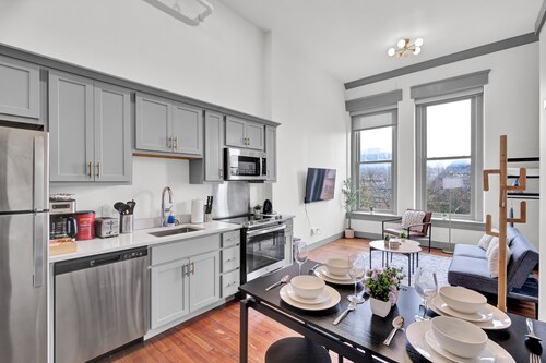 Near Hospitals & DT ~ Nice+Parking+W/D+YUM Center