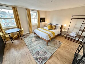 1 bedroom, iron/ironing board, internet, bed sheets