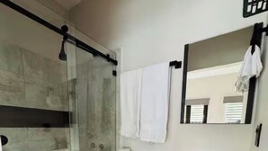 Unclassified image, 5 of 16, button - Casa Santiago. Loft in the heart of the historic district 1. (San Pedro Garza García)