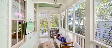 Smart-tv och eldstad