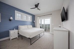 Free WiFi, bed sheets - 6103 - Sunset Estate, Spacious 6BR semi-oceanfront home in Nags Head, perfect for 12 guests. (Nags Head)